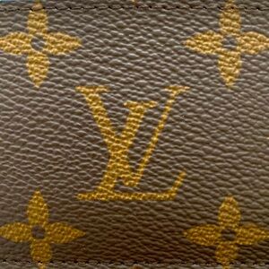 Meet your Posher, Posh